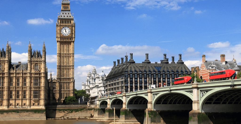 Visa consultant assisting US citizen with UK Innovator Visa requirements